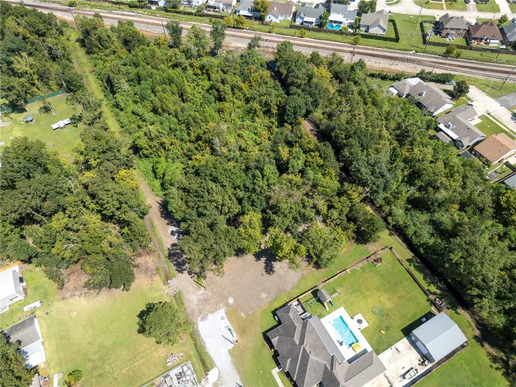 432 RIVER OAKS Drive