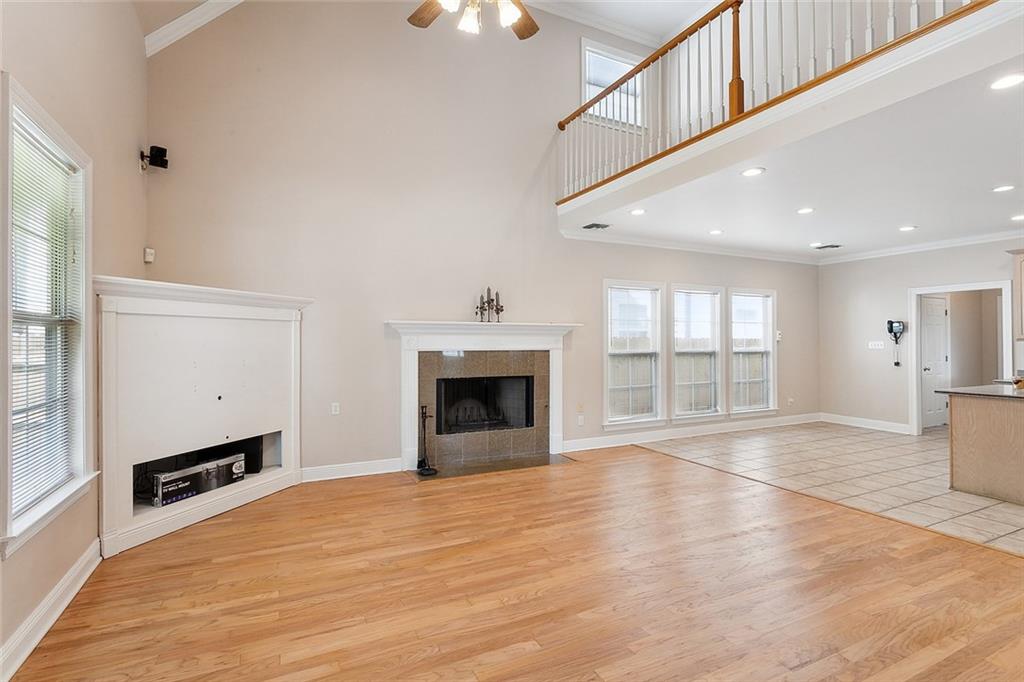 813 N WOODLAWN Drive