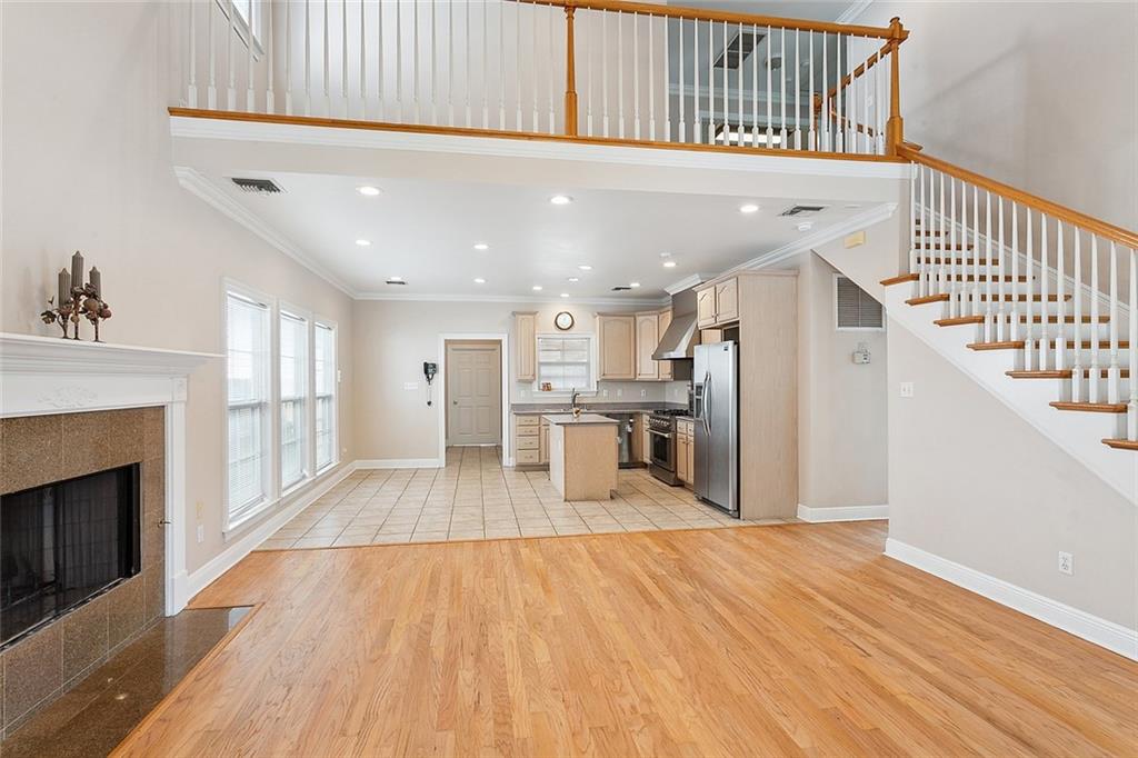 813 N WOODLAWN Drive