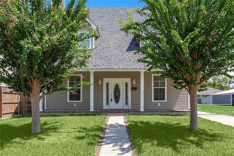 813 N WOODLAWN Drive Metairie LA 70001