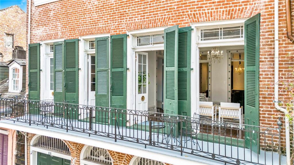 818 BOURBON Street