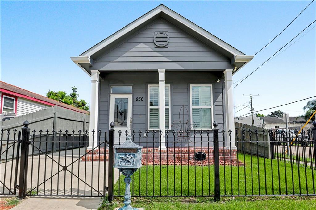 936 6TH Street