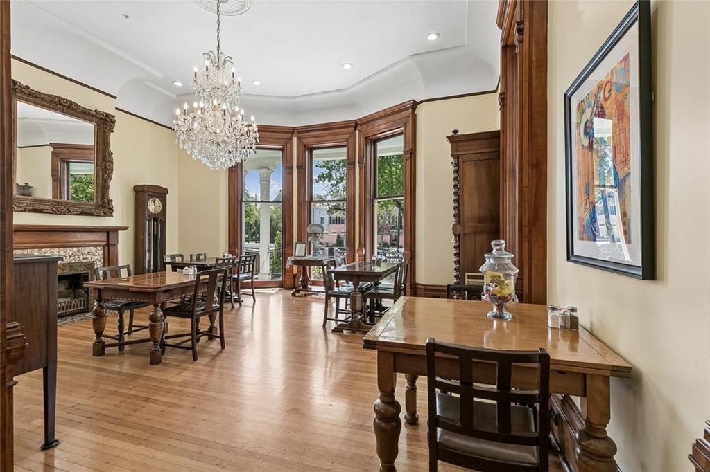 2727 ST CHARLES Street