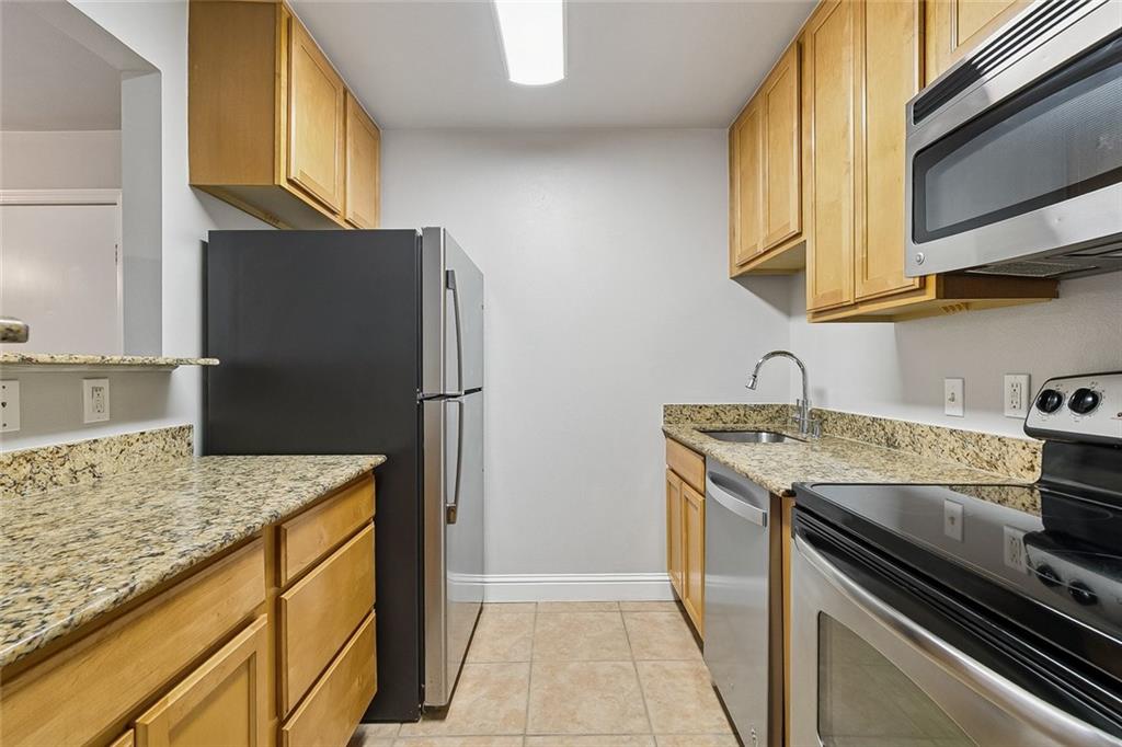 318 LAKE MARINA Drive 115