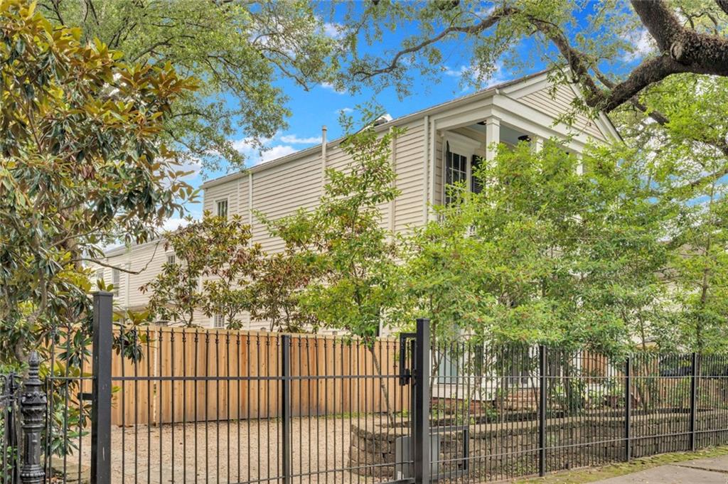 922 LOUISIANA Avenue