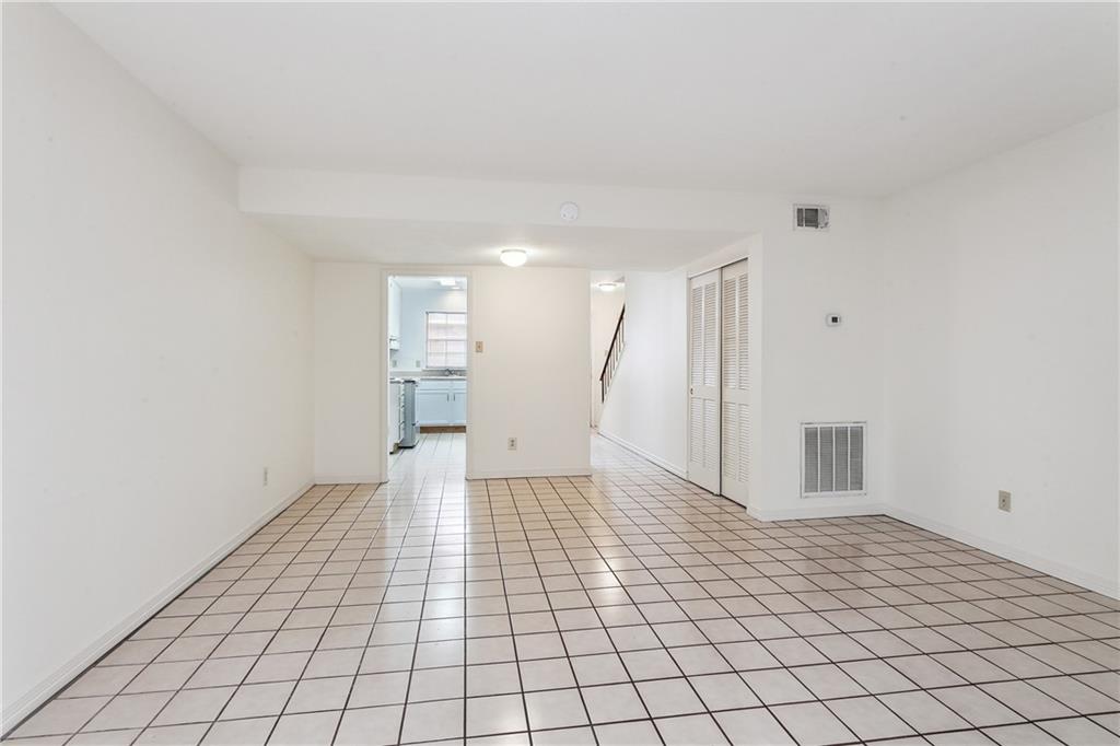 Metairie, Louisiana 70006, United States, 16 Bedrooms Bedrooms, ,12 BathroomsBathrooms,Residential,Pending,69823