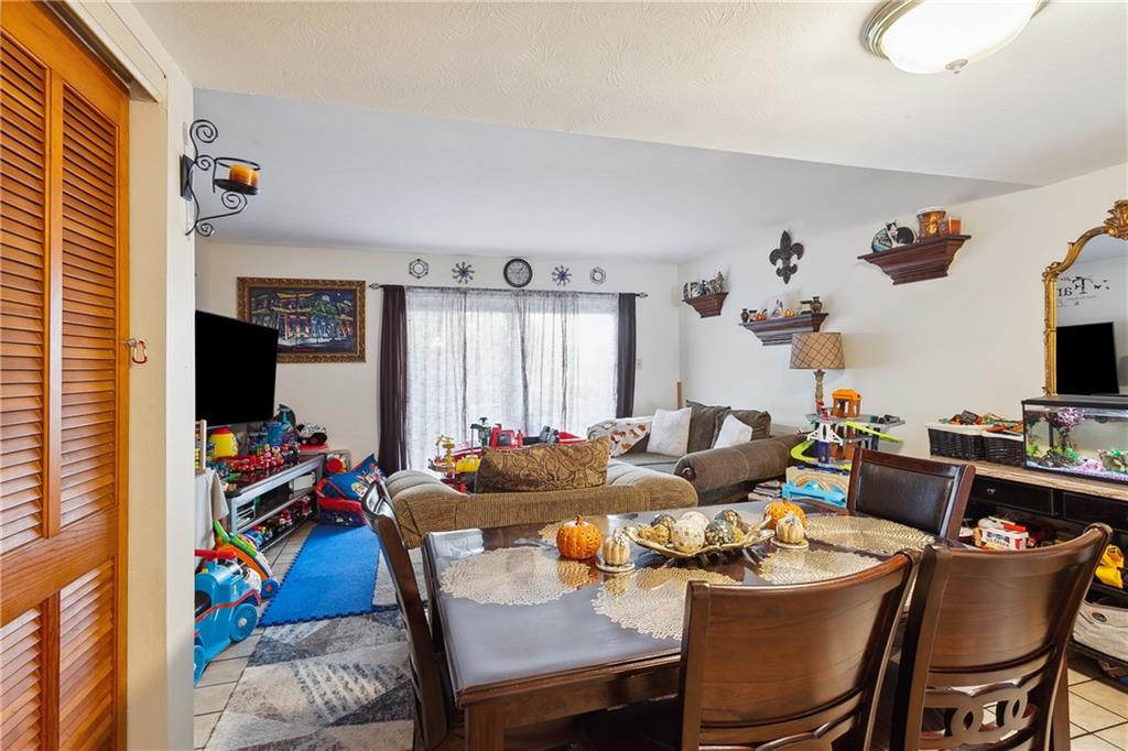 Metairie, Louisiana 70006, United States, 16 Bedrooms Bedrooms, ,12 BathroomsBathrooms,Residential,Pending,69823