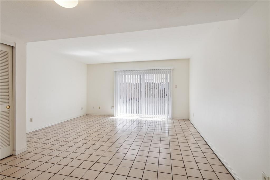 Metairie, Louisiana 70006, United States, 16 Bedrooms Bedrooms, ,12 BathroomsBathrooms,Residential,Pending,69823