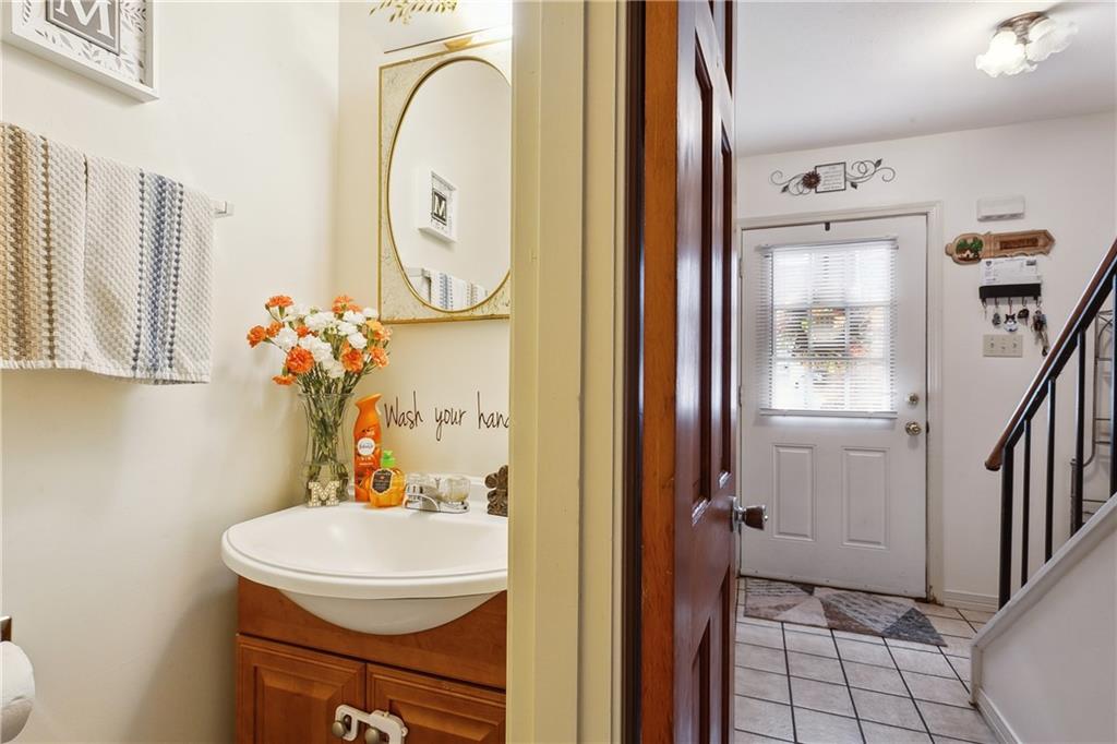 Metairie, Louisiana 70006, United States, 16 Bedrooms Bedrooms, ,12 BathroomsBathrooms,Residential,Pending,69823