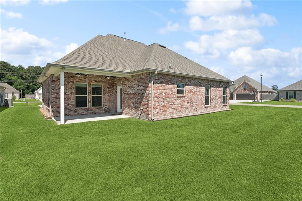 Covington, Louisiana 70435, United States, 4 Bedrooms Bedrooms, ,3 BathroomsBathrooms,Residential,Active,194678