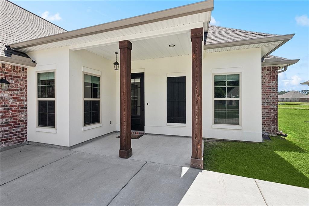 Covington, Louisiana 70435, United States, 4 Bedrooms Bedrooms, ,3 BathroomsBathrooms,Residential,Active,194678