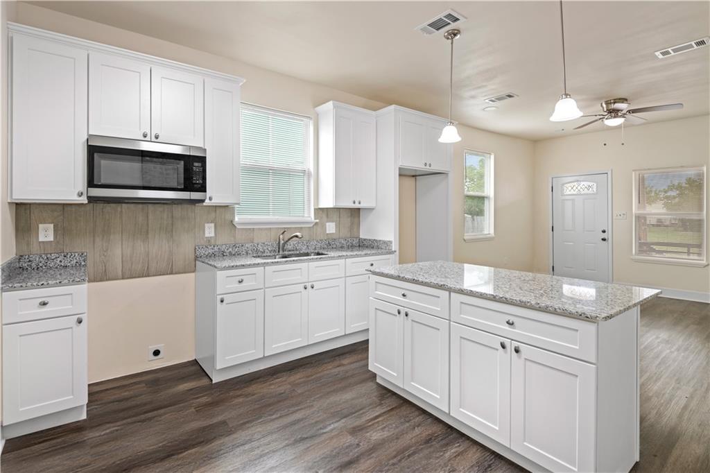 3912 14 THALIA Street