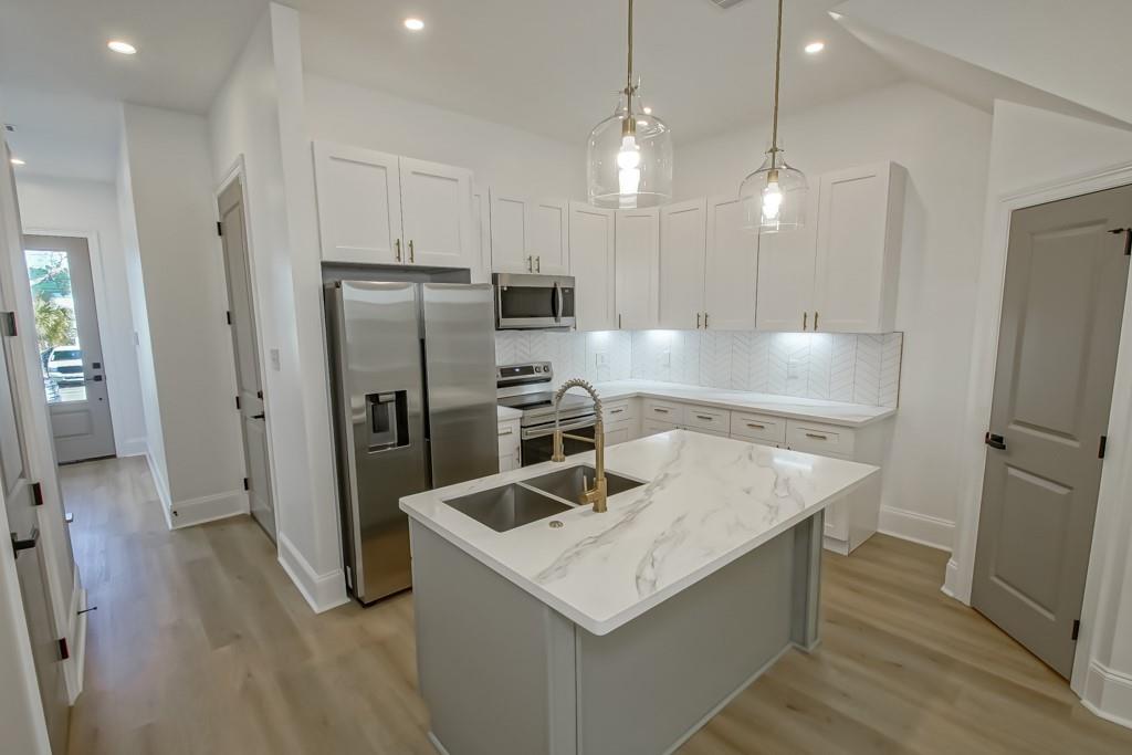 3738-40 BRUXELLES Street