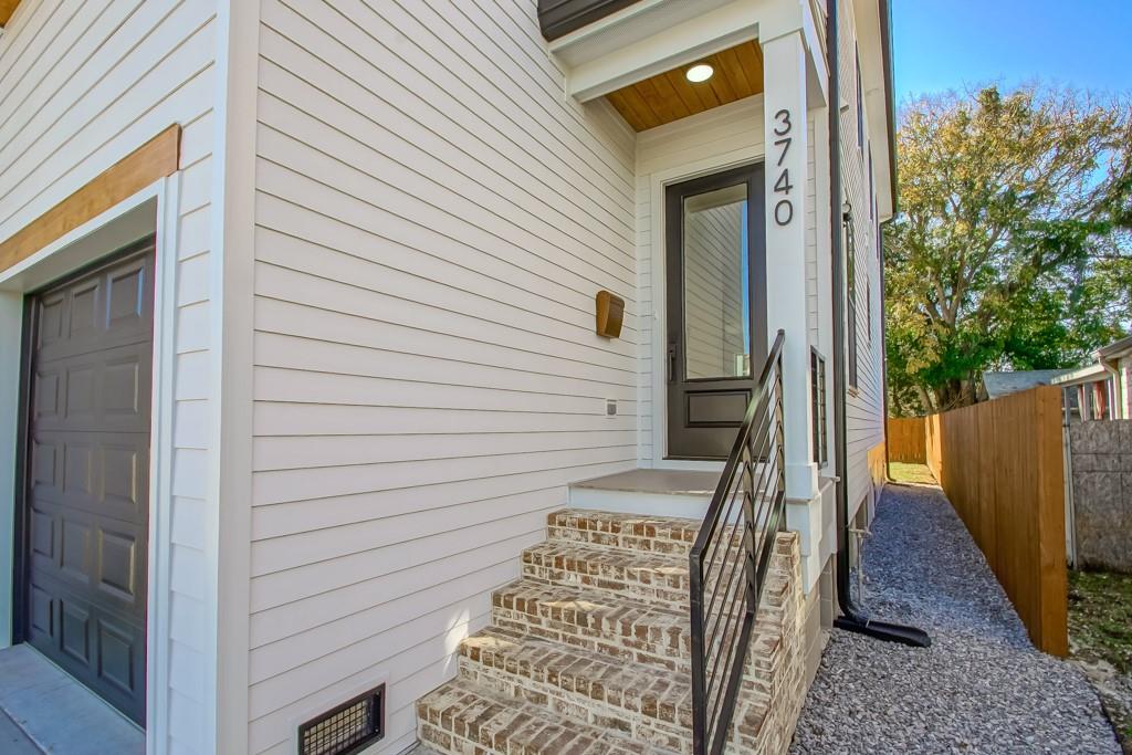 3738-40 BRUXELLES Street