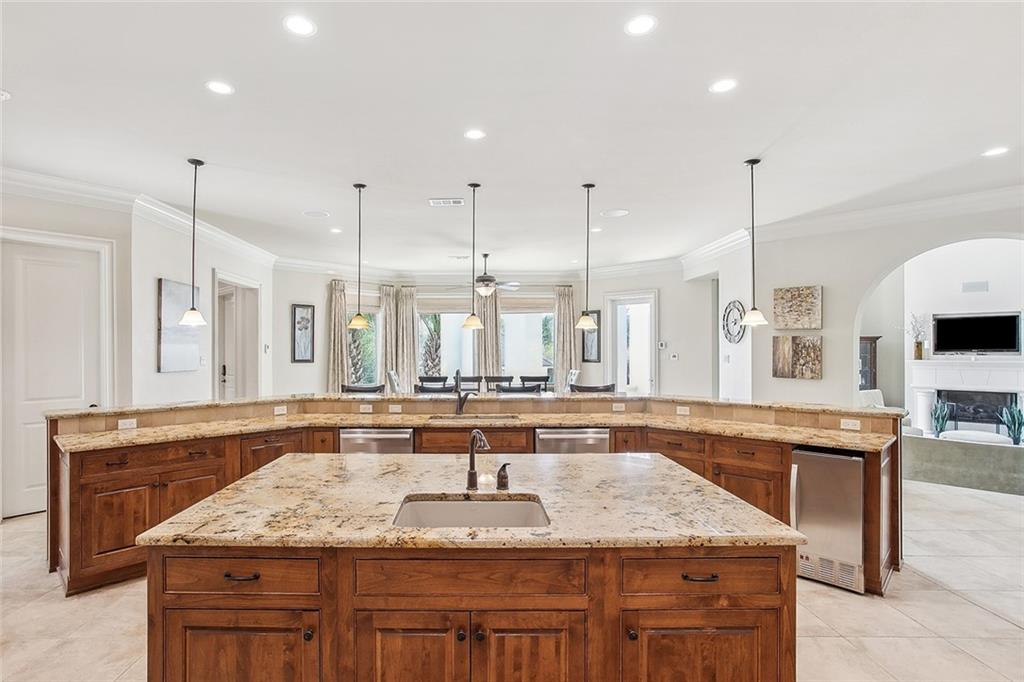 Mandeville, Louisiana 70471, United States, 5 Bedrooms Bedrooms, ,6 BathroomsBathrooms,Residential,Active,102734