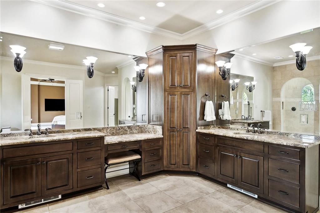 Mandeville, Louisiana 70471, United States, 5 Bedrooms Bedrooms, ,6 BathroomsBathrooms,Residential,Active,102734