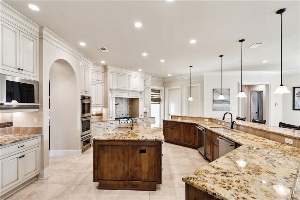 Mandeville, Louisiana 70471, United States, 5 Bedrooms Bedrooms, ,6 BathroomsBathrooms,Residential,Active,102734