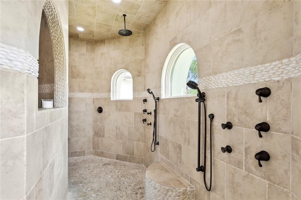 Mandeville, Louisiana 70471, United States, 5 Bedrooms Bedrooms, ,6 BathroomsBathrooms,Residential,Active,102734