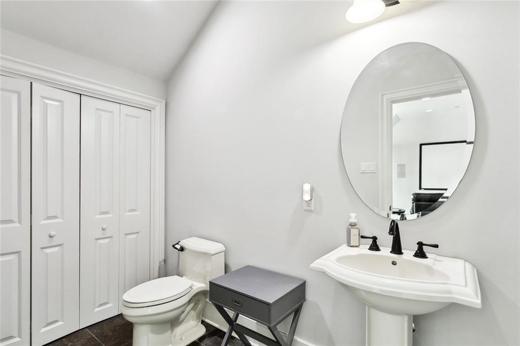 Mandeville, Louisiana 70471, United States, 5 Bedrooms Bedrooms, ,6 BathroomsBathrooms,Residential,Active,102734