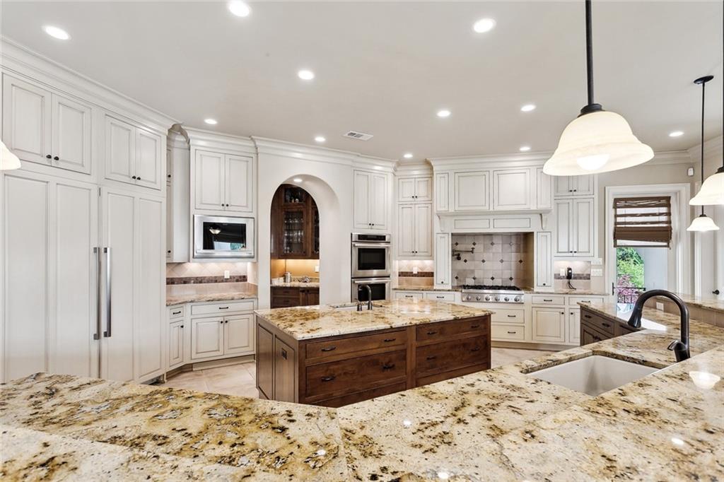 Mandeville, Louisiana 70471, United States, 5 Bedrooms Bedrooms, ,6 BathroomsBathrooms,Residential,Active,102734