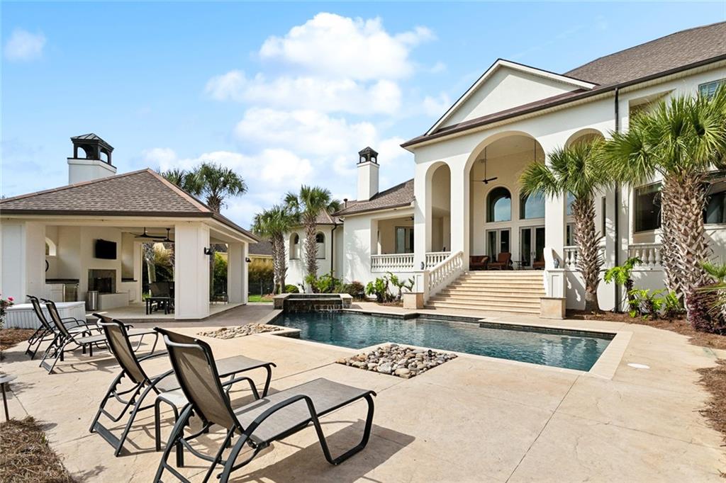 Mandeville, Louisiana 70471, United States, 5 Bedrooms Bedrooms, ,6 BathroomsBathrooms,Residential,Active,102734