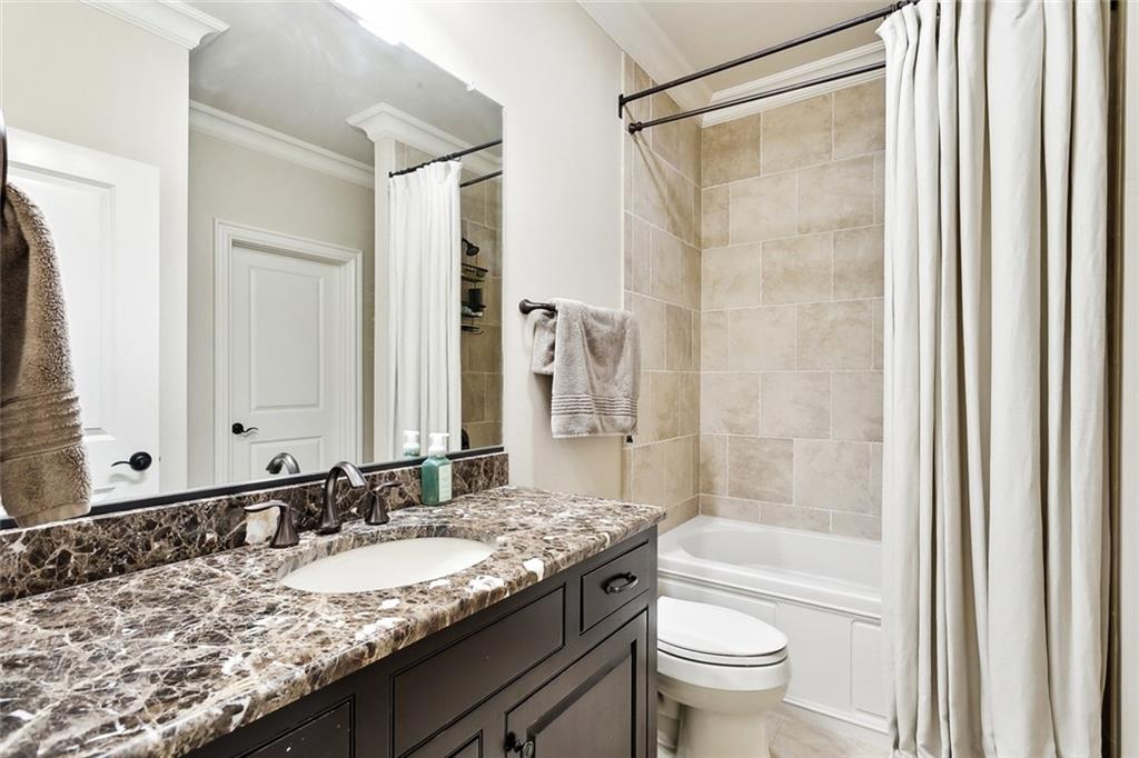 Mandeville, Louisiana 70471, United States, 5 Bedrooms Bedrooms, ,6 BathroomsBathrooms,Residential,Active,102734