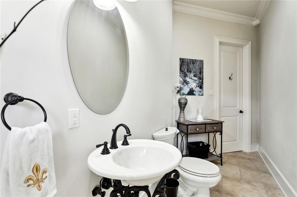 Mandeville, Louisiana 70471, United States, 5 Bedrooms Bedrooms, ,6 BathroomsBathrooms,Residential,Active,102734