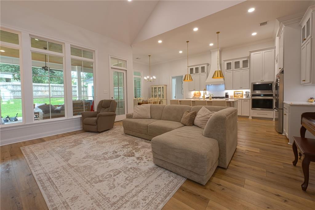 202 LONG OAK Lane