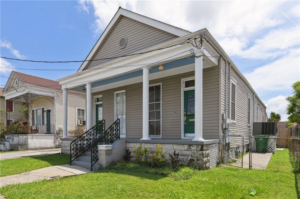 922 LAFAYETTE Street