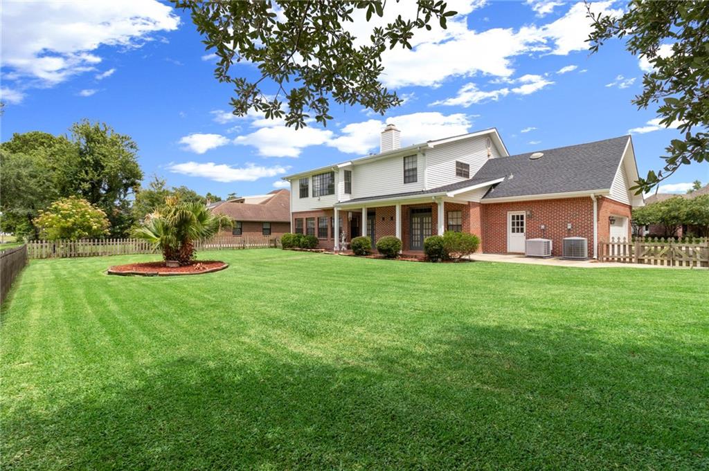 31 W WOODLAWN Drive