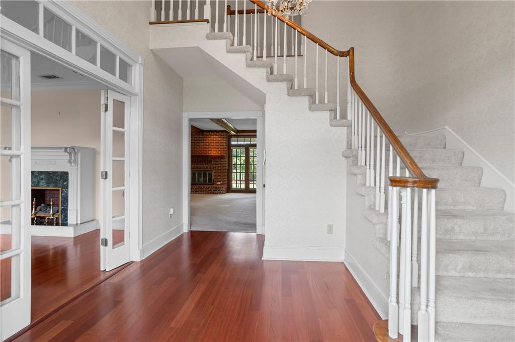 31 W WOODLAWN Drive