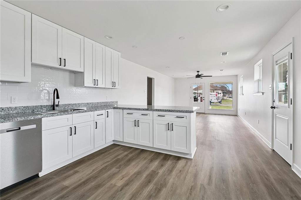 2100 MARGARET Lane