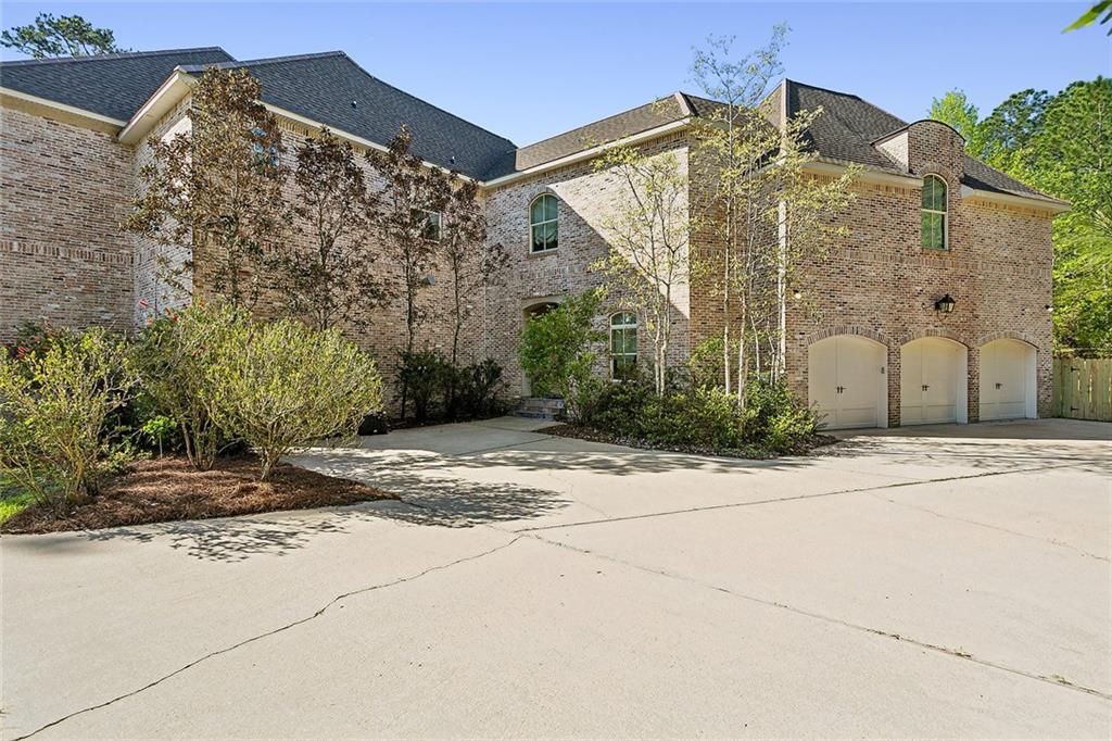 519 CHINQUAPIN CIRCLE
