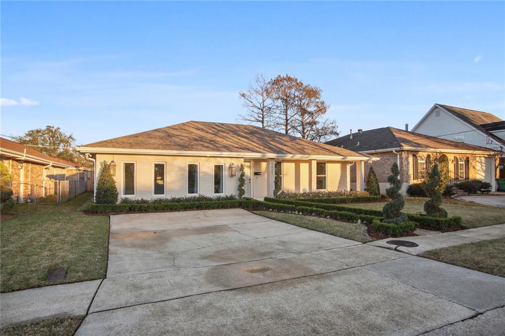 4621 SHORES Drive