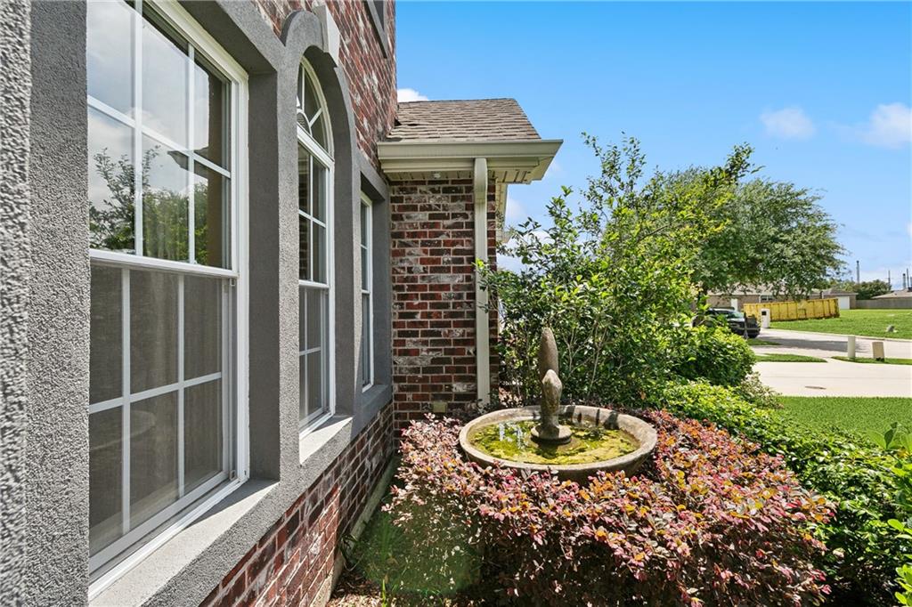 2405 EMILIE OAKS Drive