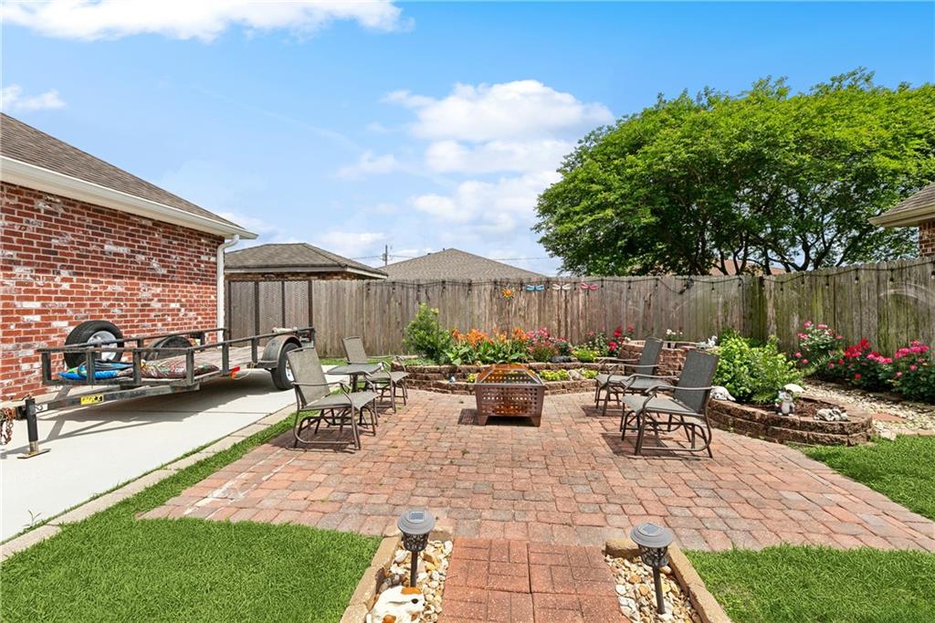 2405 EMILIE OAKS Drive