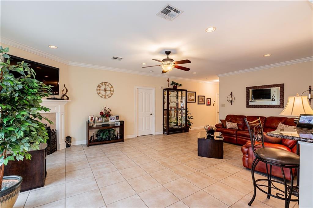 1326 PRENTISS Avenue