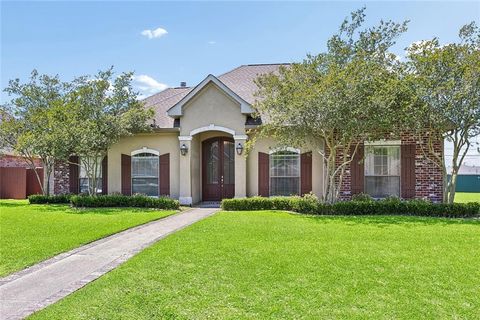 205 RIVERWOOD Drive St Rose LA 70087