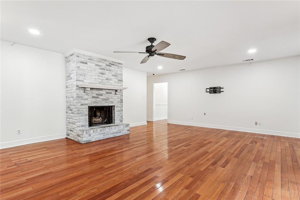 290 W ESSEX Drive