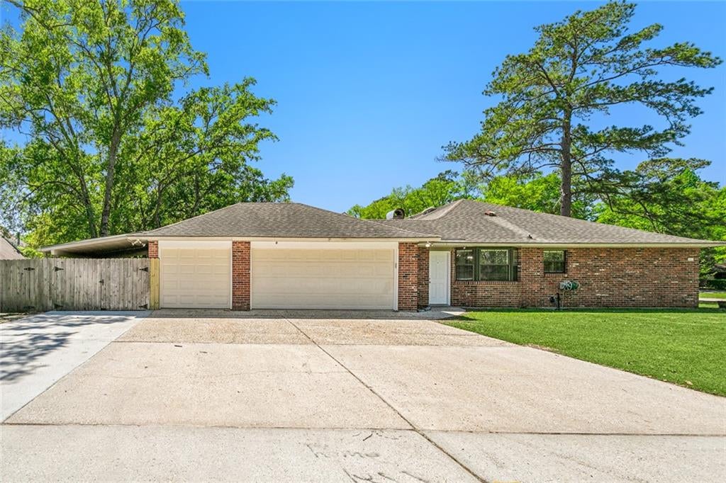 290 W ESSEX Drive