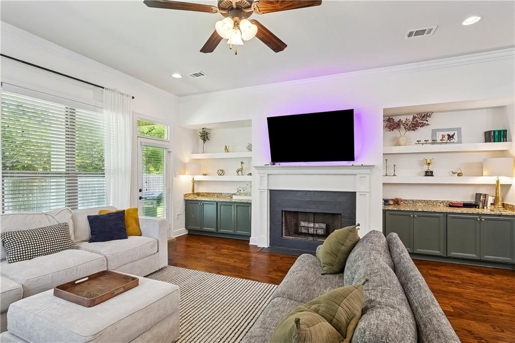 524 RUELLE Court