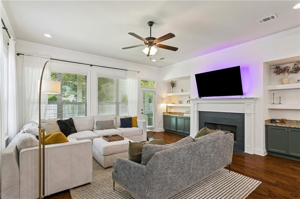 524 RUELLE Court