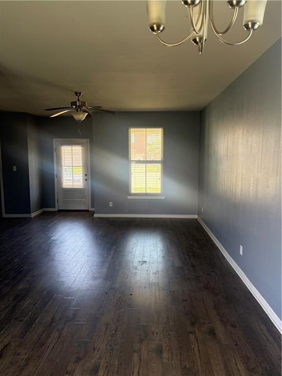 224 W LAKE Court