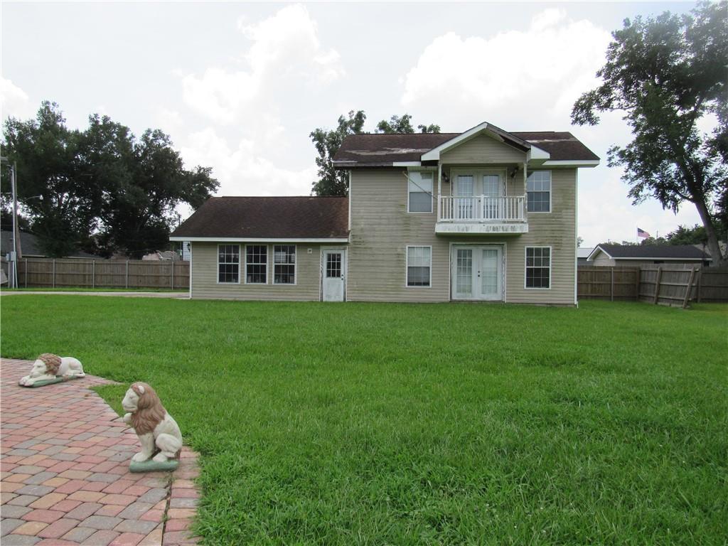 411/413 RIVER OAKS Drive