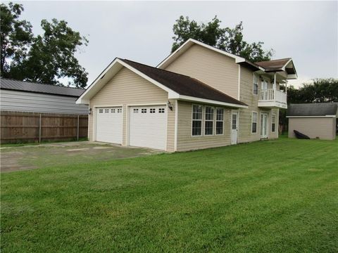 411/413 RIVER OAKS Drive Destrehan LA 70047