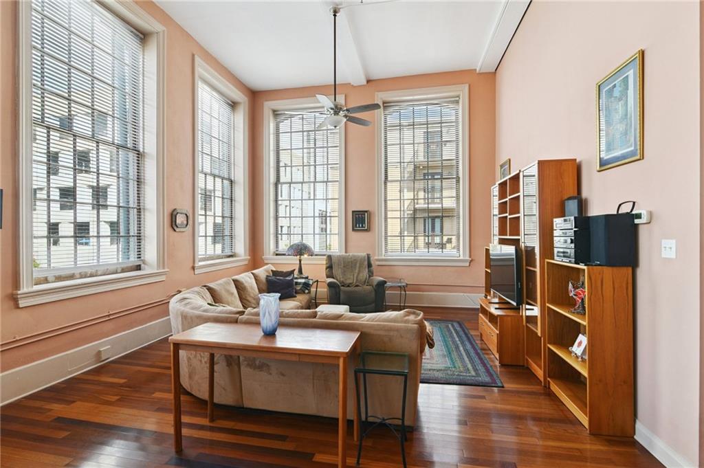 920 POEYFARRE Street 203