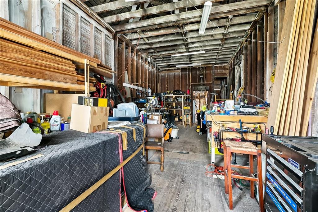 3608 10 CONSTANCE Street