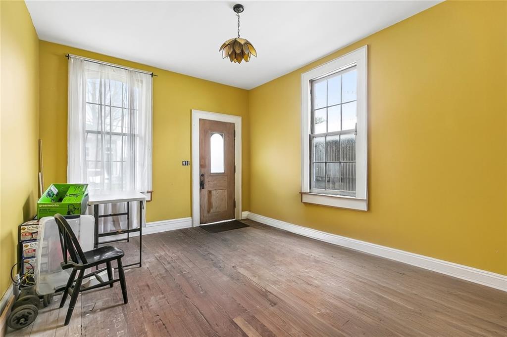 3608 10 CONSTANCE Street