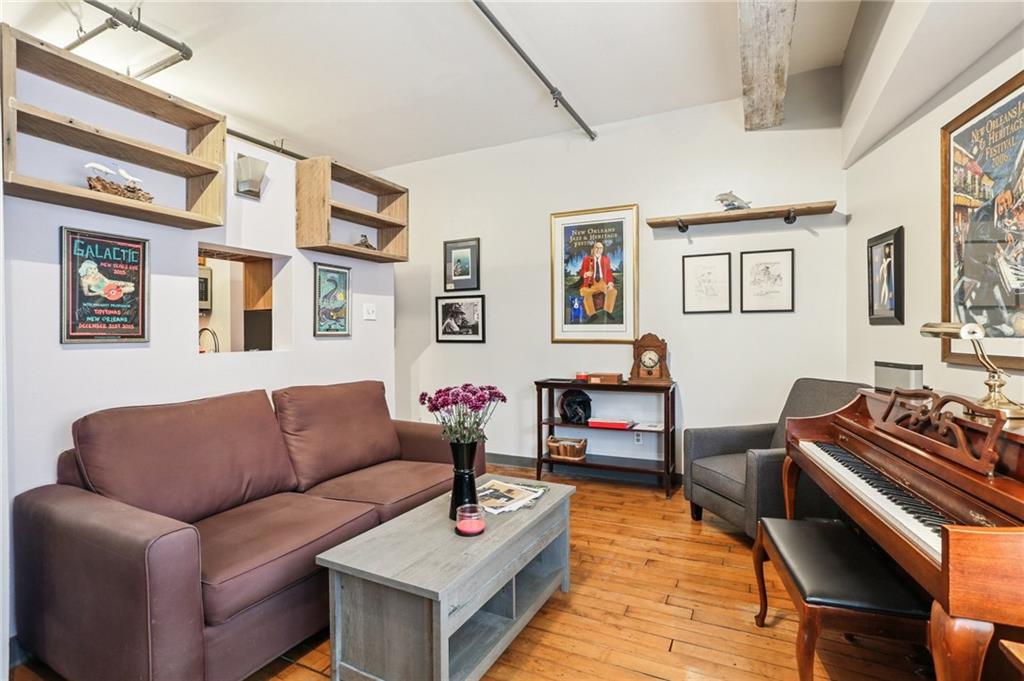 1111 S PETERS Street 308