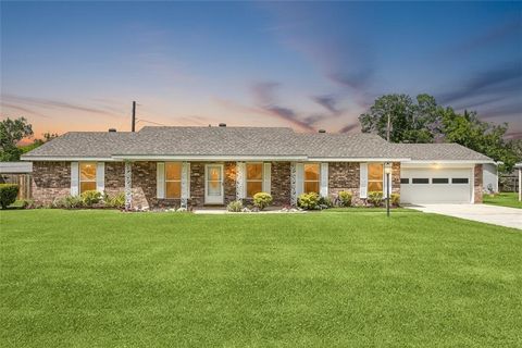 Photo of 14 PATRICIA Court, Luling, LA 70070 (MLS # 2553994)